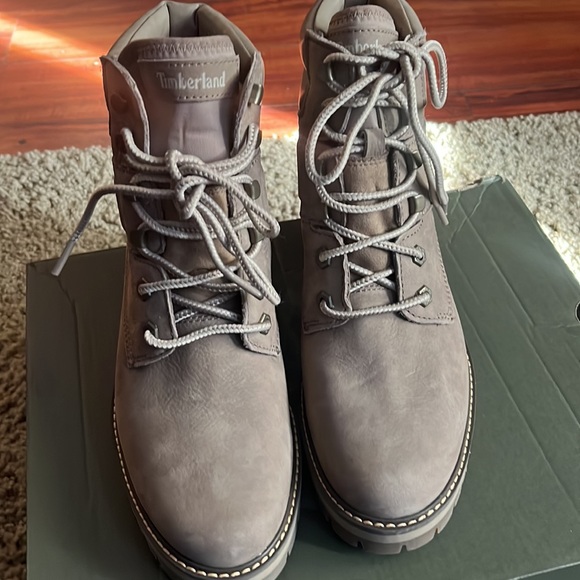 Brand new pair of Timberland boots for women never worn just put it on the tray - Picture 5 of 5